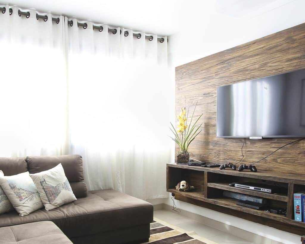 Instalación de cuadros y televisión en su casa por la zona de Córdoba